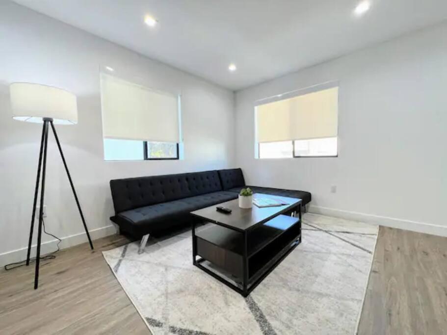 Сasa de vacaciones 4br Townhouse In Koreatown